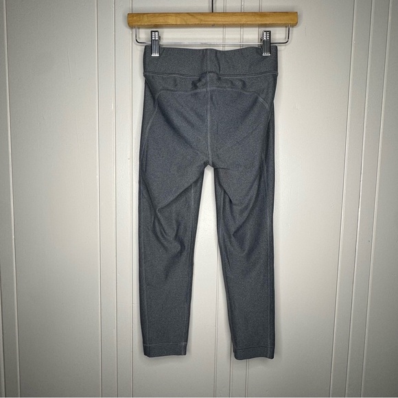 Under Armour Gray Compression Crop leggings XS - Picture 6 of 9